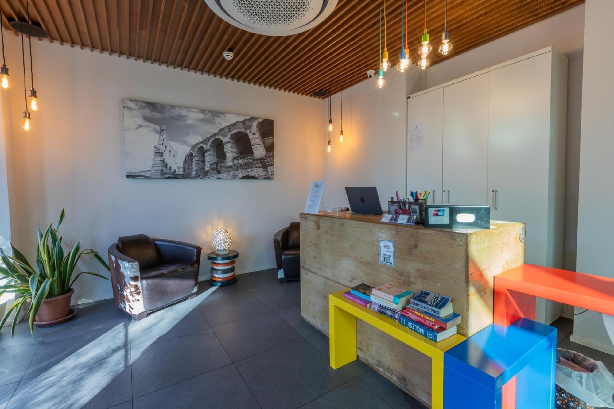 Stravagante Hostel & Rooms Verona Eksteriør billede